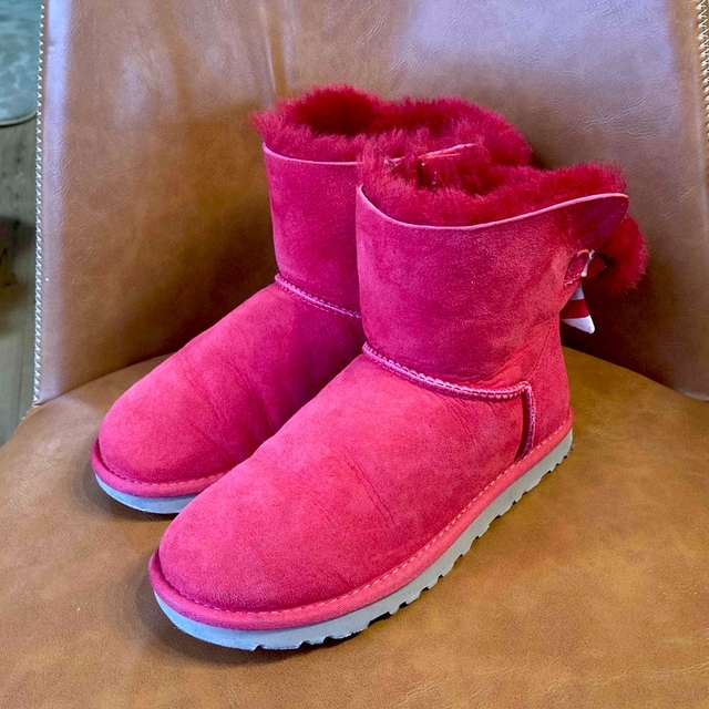 UGG AUSTRALIA - UGG☆ムートンブーツ レッドリボン 22cmの通販 by