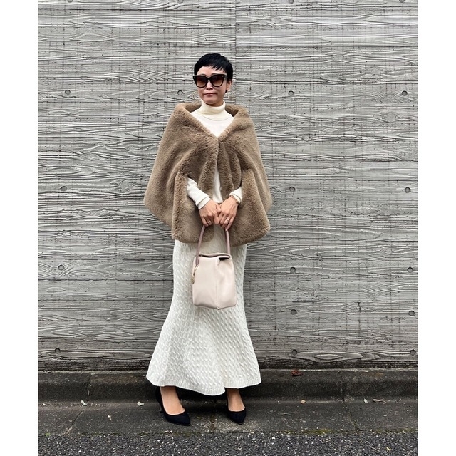 美品♡JENNE ジェンヌ リッチボリューム ファーケープ ベージュの通販