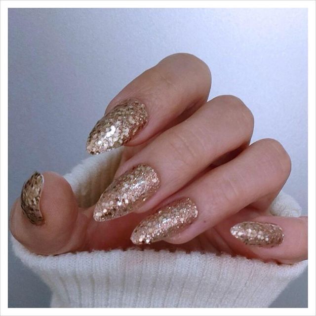 N475》既成ネイルチップ24枚セット ゴールド 金 ラメ ホロ ギャル 短め