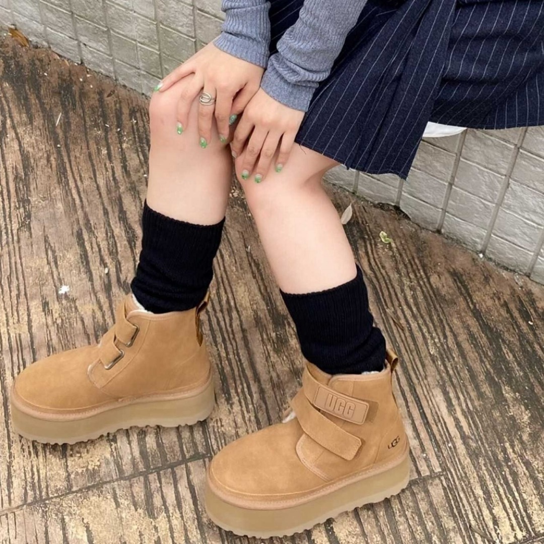 UGG - UGG WOMENS NEUMEL PLATFORM の通販 by nyannyanshop｜アグなら