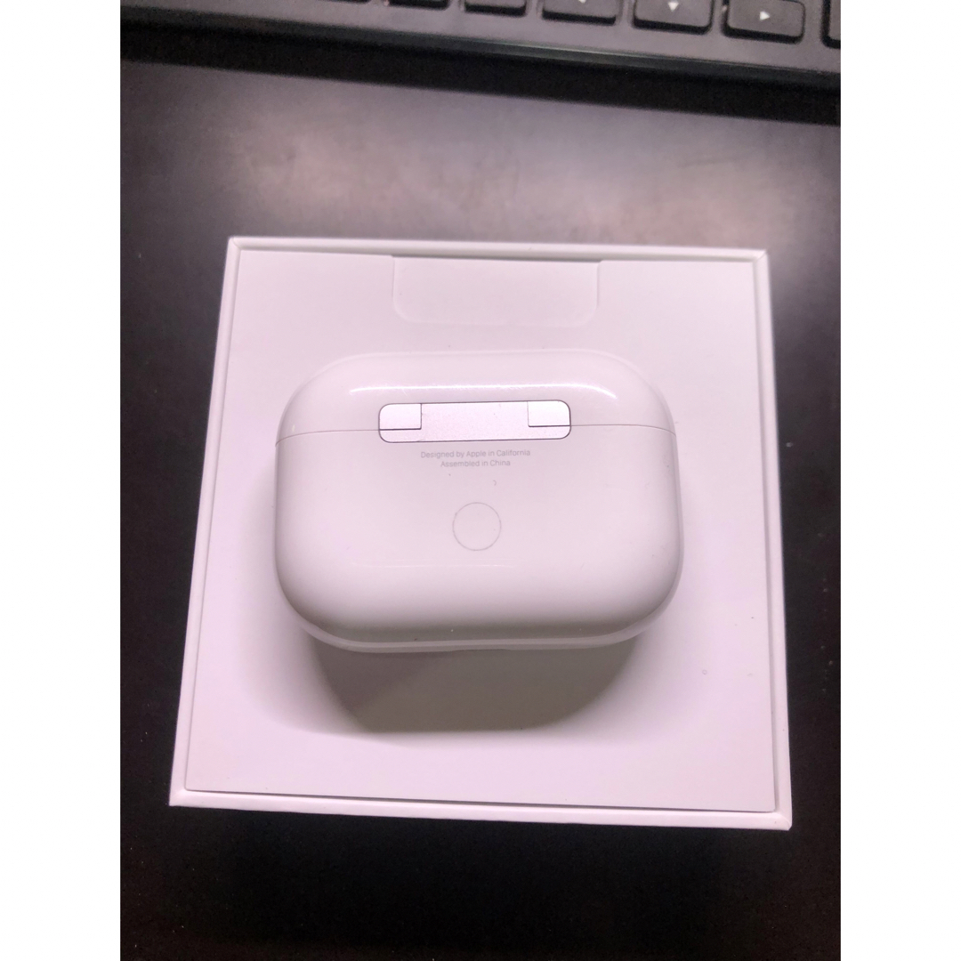 Apple - Apple AirPods Pro 第2世代 充電ケースlightning充電の通販 by