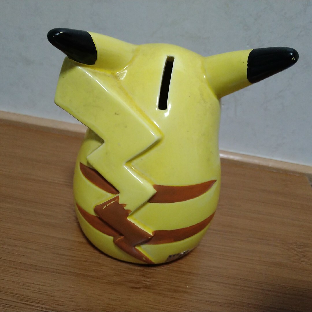 送料無料 ピカチュウ ポケモン フィギュア 貯金箱の通販 by やまもん's