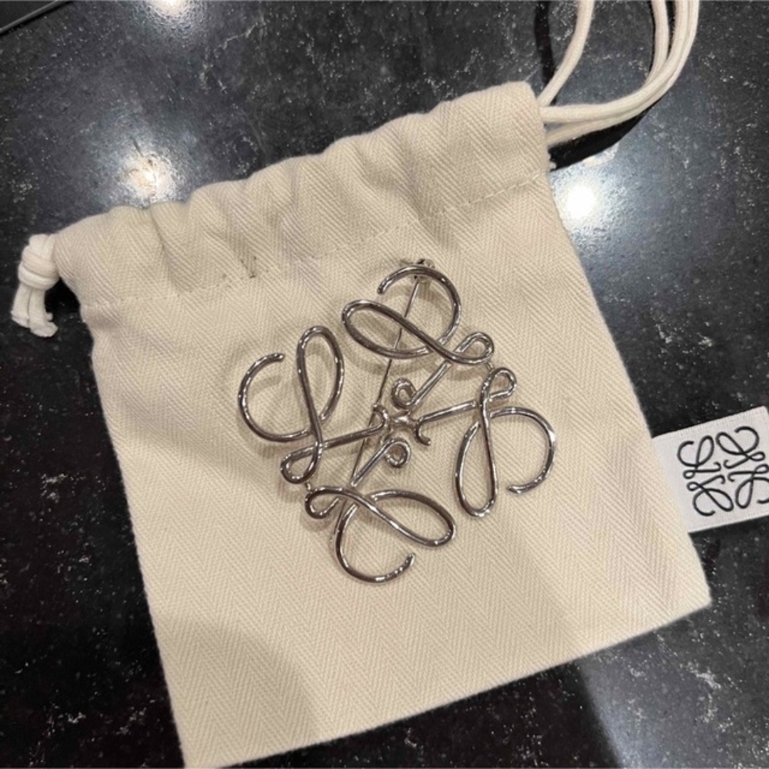 LOEWE - ロエベブローチの通販 by esole's shop☆｜ロエベならラクマ