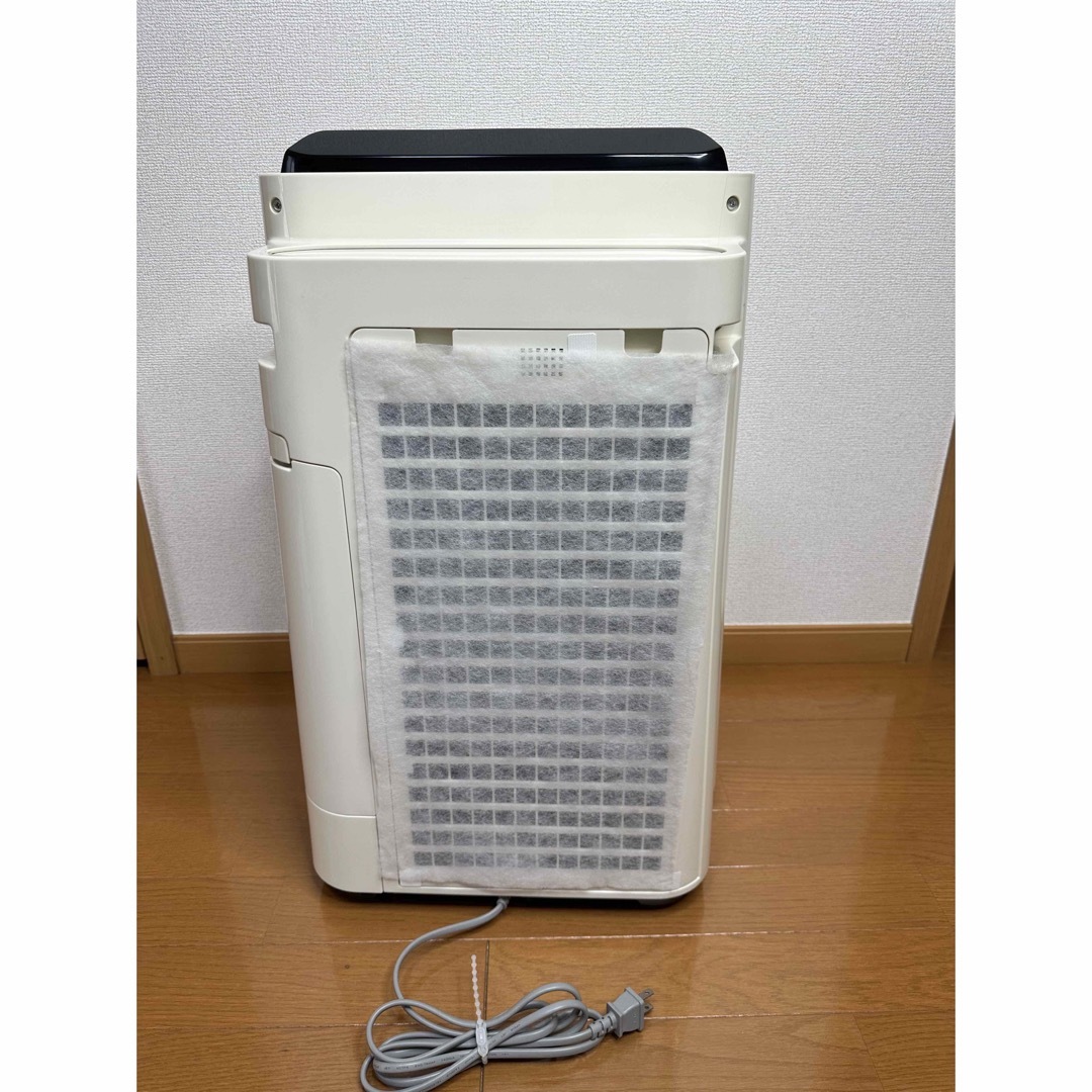 SHARP - 加湿空気清浄機 SHARP KC-E70-W WHITE 中古の通販 by ゴムゴム