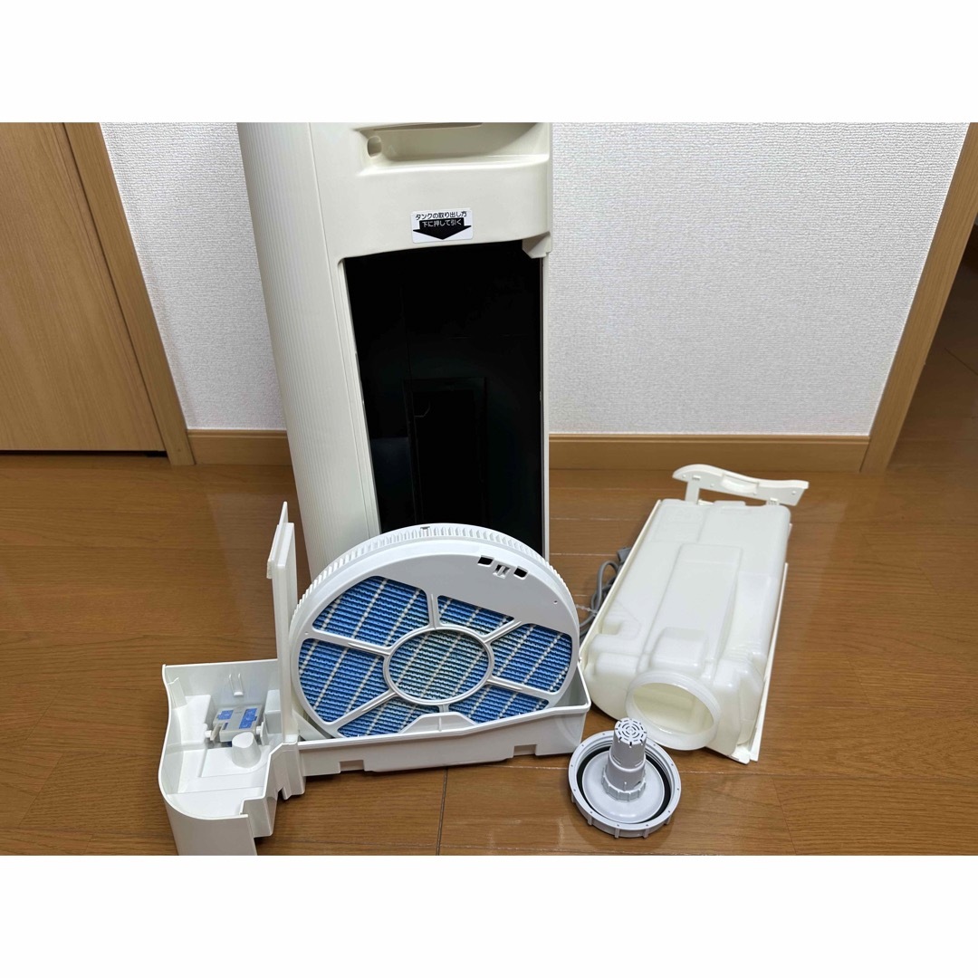 SHARP - 加湿空気清浄機 SHARP KC-E70-W WHITE 中古の通販 by ゴムゴム