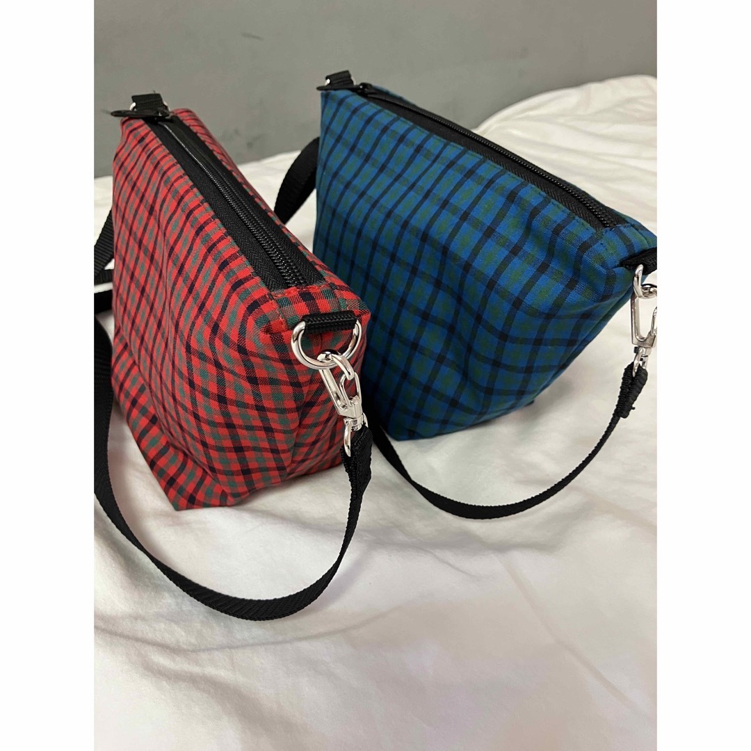 ファミリアチェック 舟形 ポシェット ママバッグ ナイロン 小さめ 公園