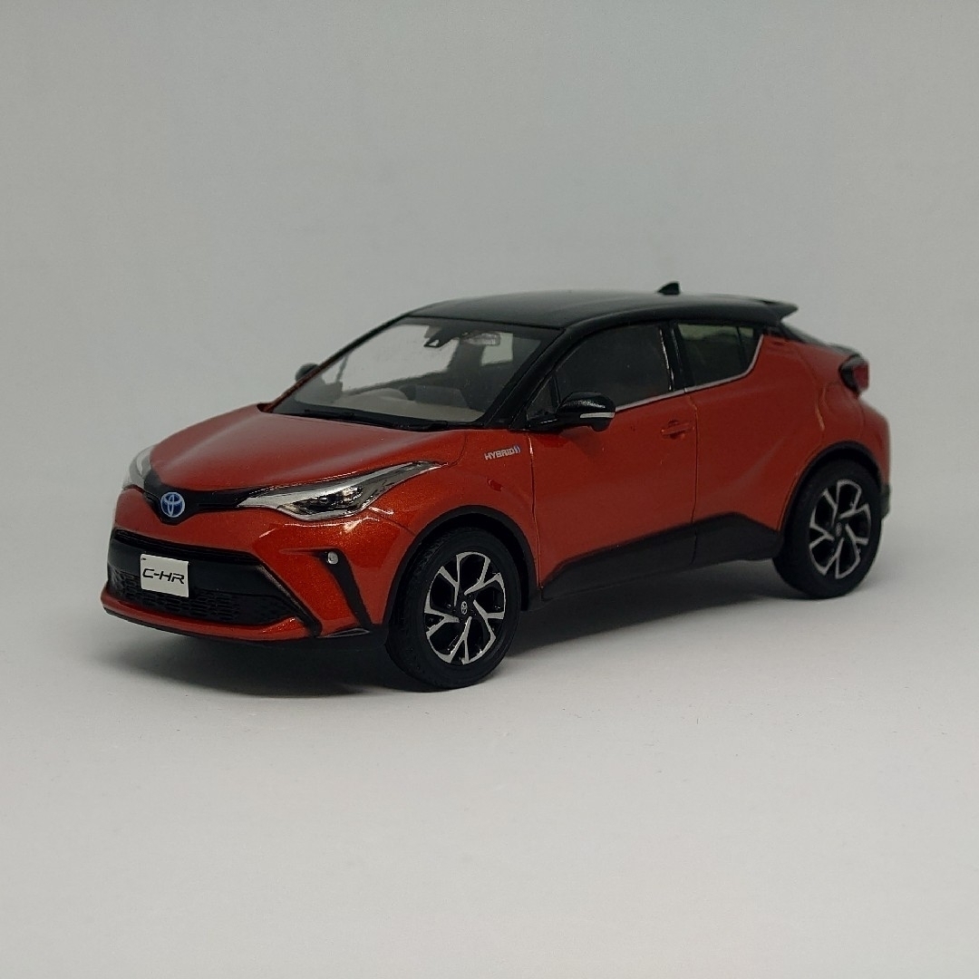 トヨタ - トヨタ C-HR ブラック×オレンジメタリック 1/30 カラー