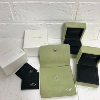 2222541385.jpg?1711958328