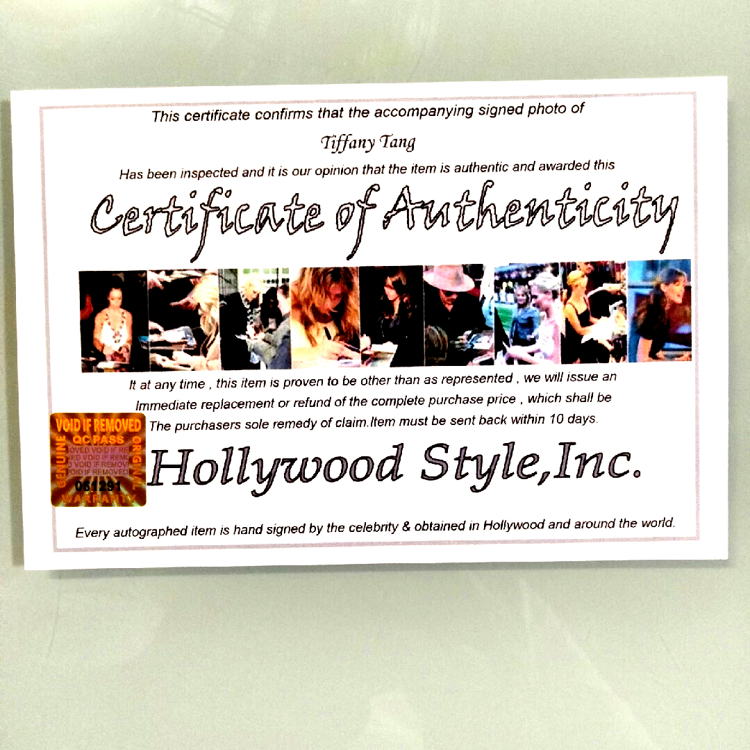 ティファニー・タン直筆サイン入り超大型写真…Tiffany Tangの通販 by