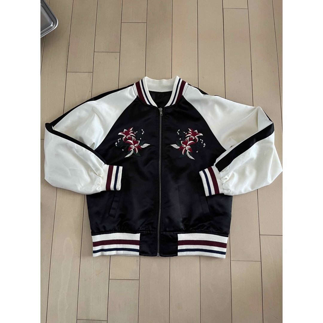 サテンスカジャン 白黒 M 刺繍の通販 by なお's shop｜ラクマ