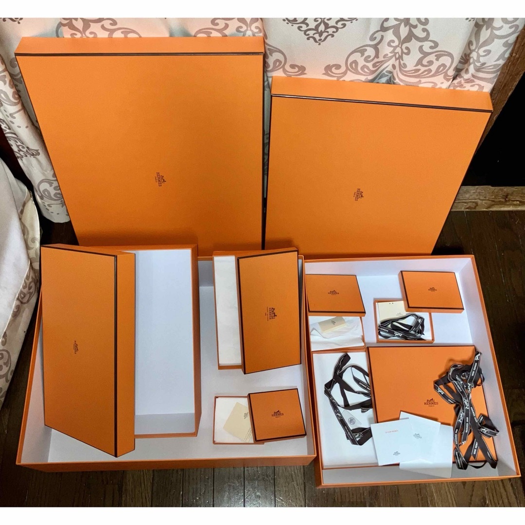 HERMES - エルメス 箱 大中小8個➕リボン➕冊子➕タグ HERMES オレンジ