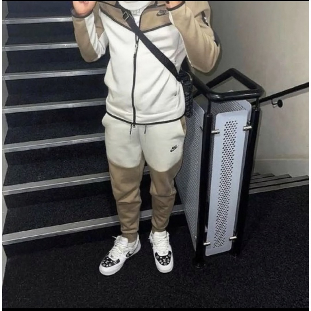 NIKE - NIKE 海外限定激レア TECH FLEECE テックフリース 限定色の通販