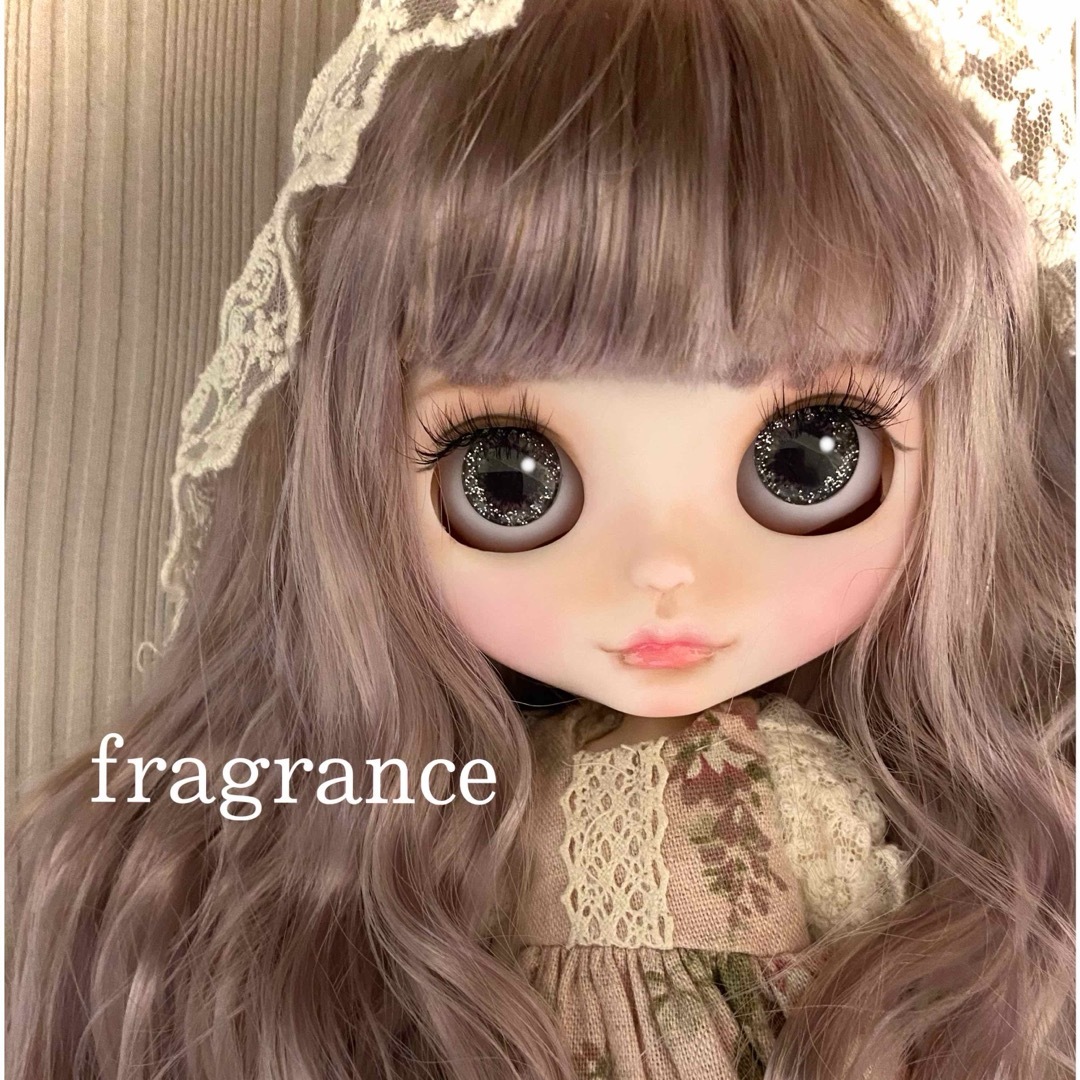 カスタムアイシードール 白肌 薄茶mix ゆるふわウェーブ ブライス 人形