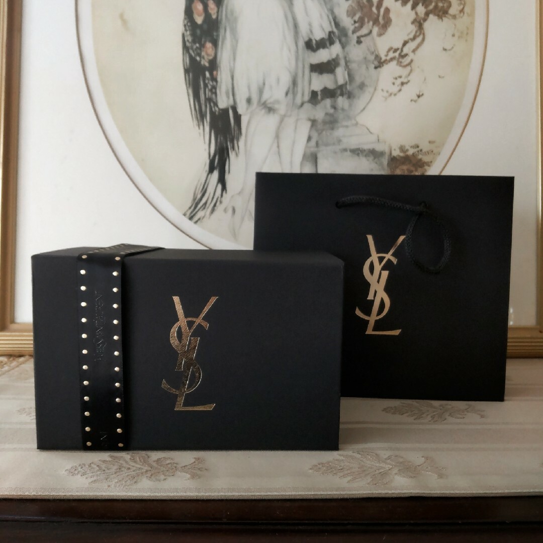 Yves Saint Laurent - YSL ラッピング ギフトボックス ＆ 紙袋の通販