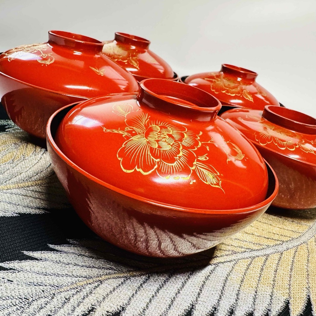赤い蓋付き椀 金色の葉模様 5客セット 赤い蓋付き椀 金色