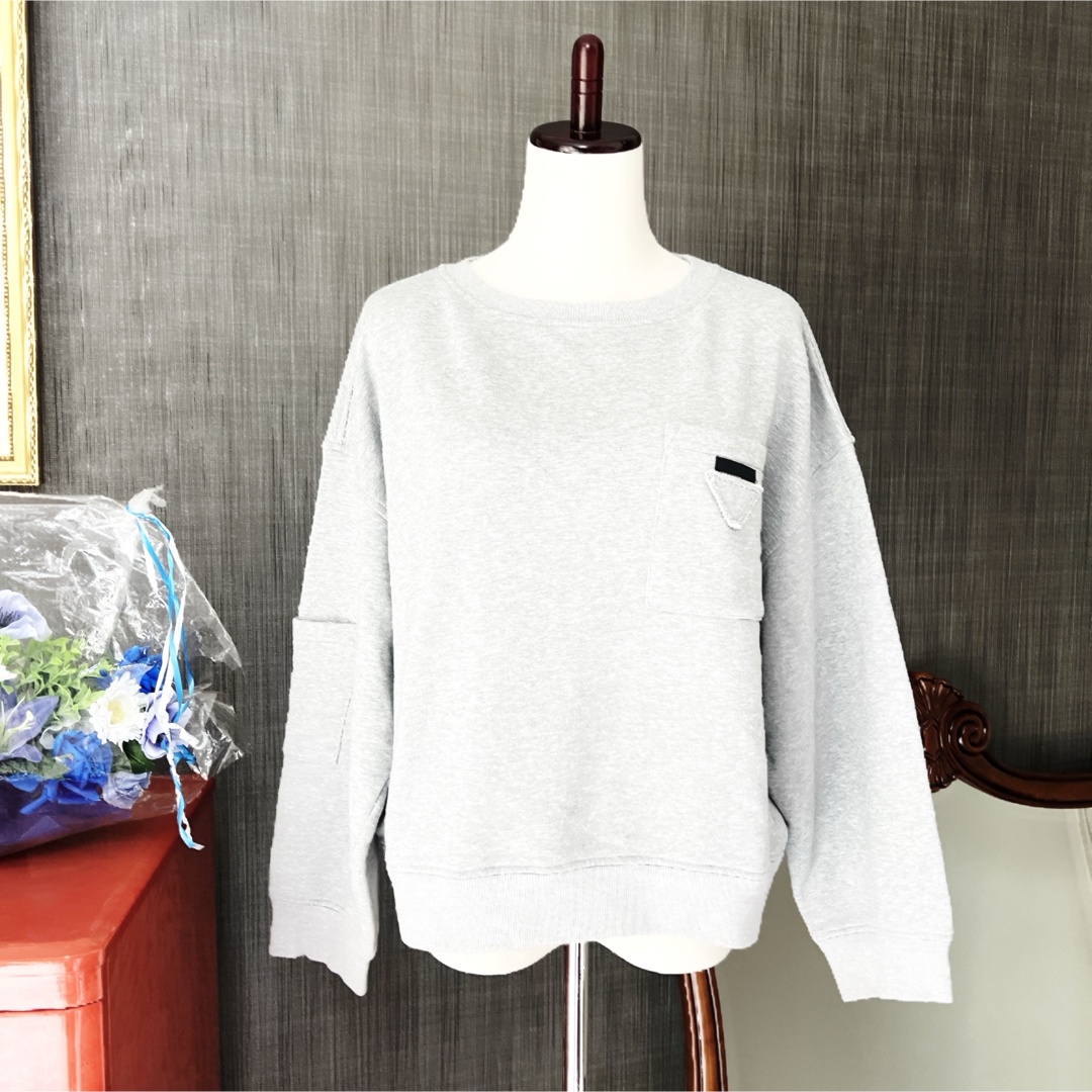 PRADA - 極美品 PRADA プラダ スエット ロゴ 三角 トレーナー グレーの