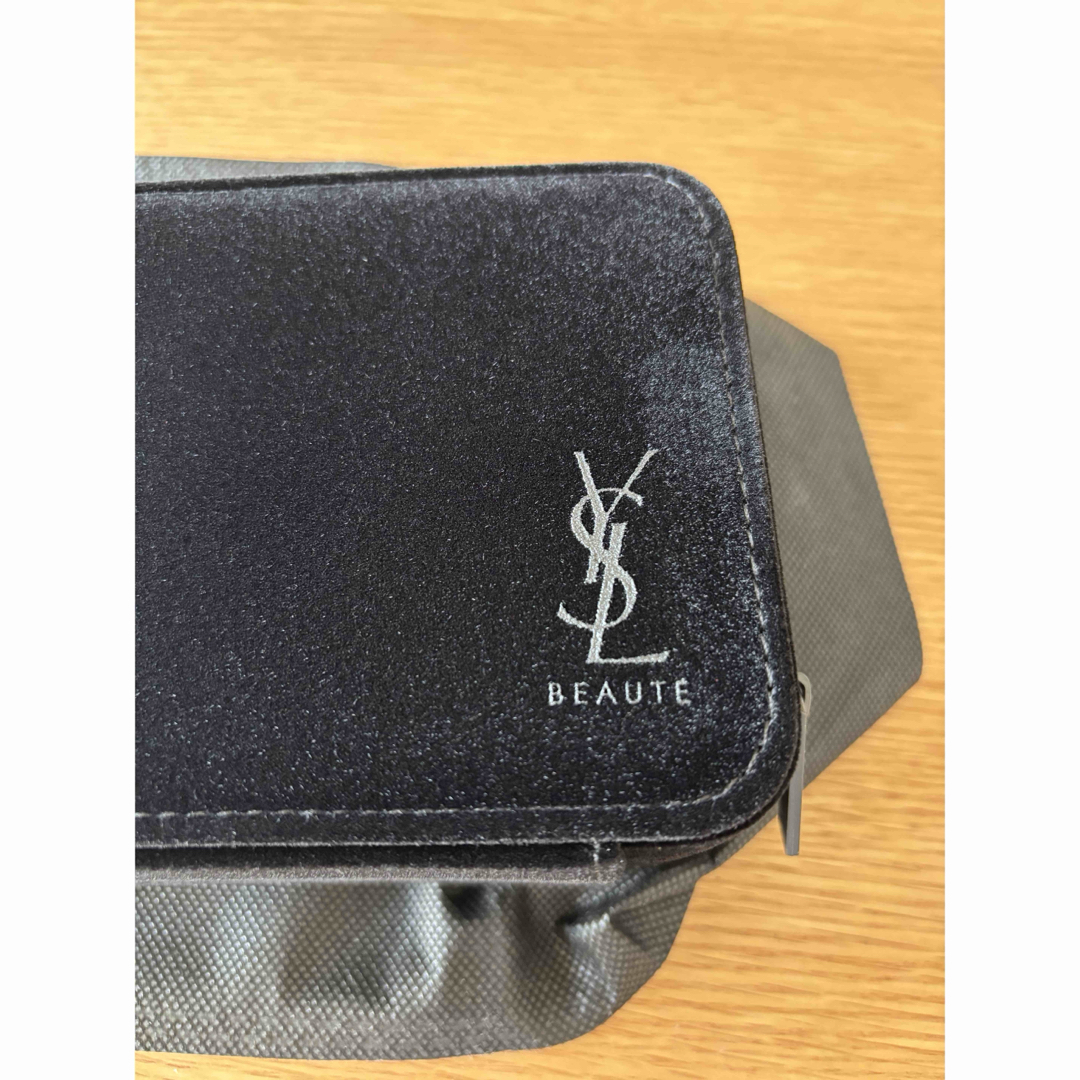 Yves Saint Laurent Beaute - YSLイヴ・サンローラン バニティポーチ