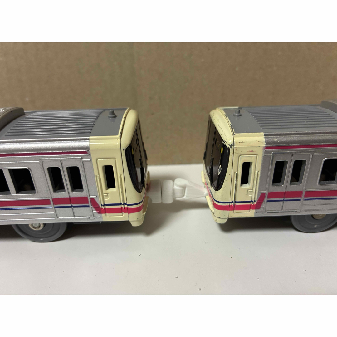 Takara Tomy - 【プラレール】京王8000系 連結改造 6両編成 マグネット