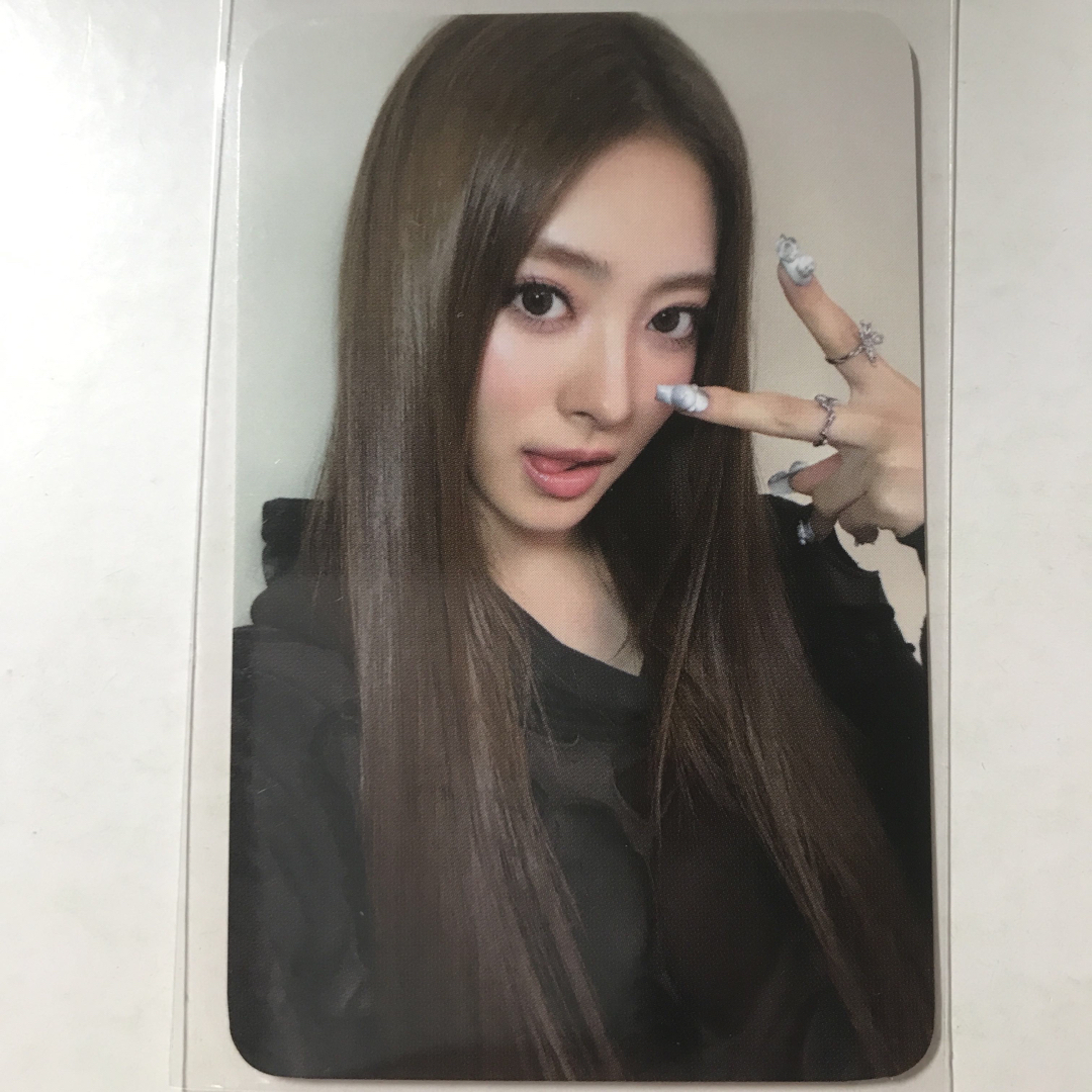 MEOVV withmuu トレカ アンナの通販 by よう｜ラクマ