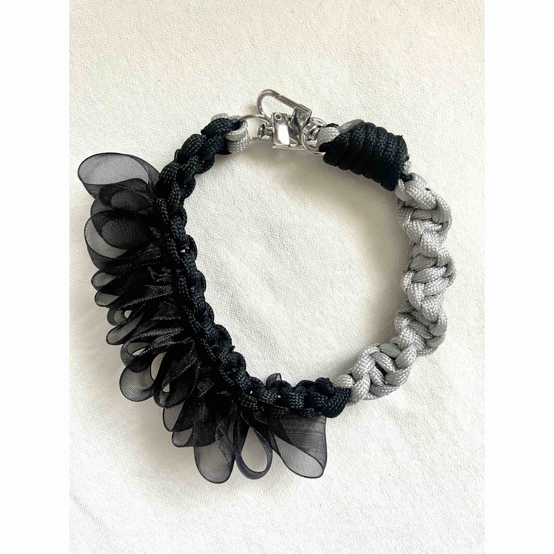 パラコード スマホ ハンドストラップ ハンドメイド フリル リボンの