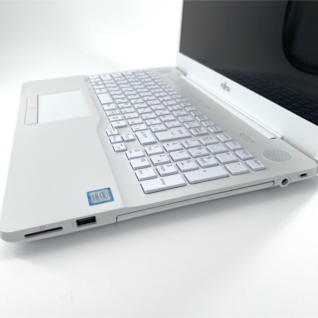 富士通ノートパソコン✨Core i7 SSD メモリ16GB Windows11