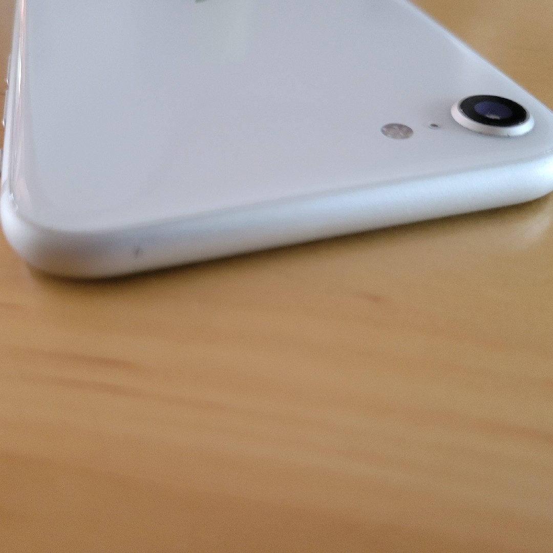 iPhone - iPhoneSE 第2世代 64GB ホワイトの通販 by savage shop｜アイ