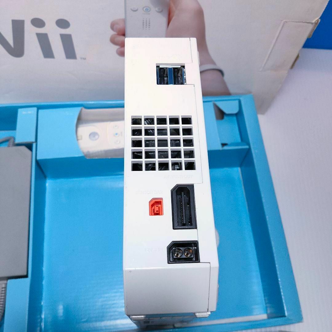 綺麗 任天堂 箱付き Wii 本体 リモコン ヌンチャク センサーバー