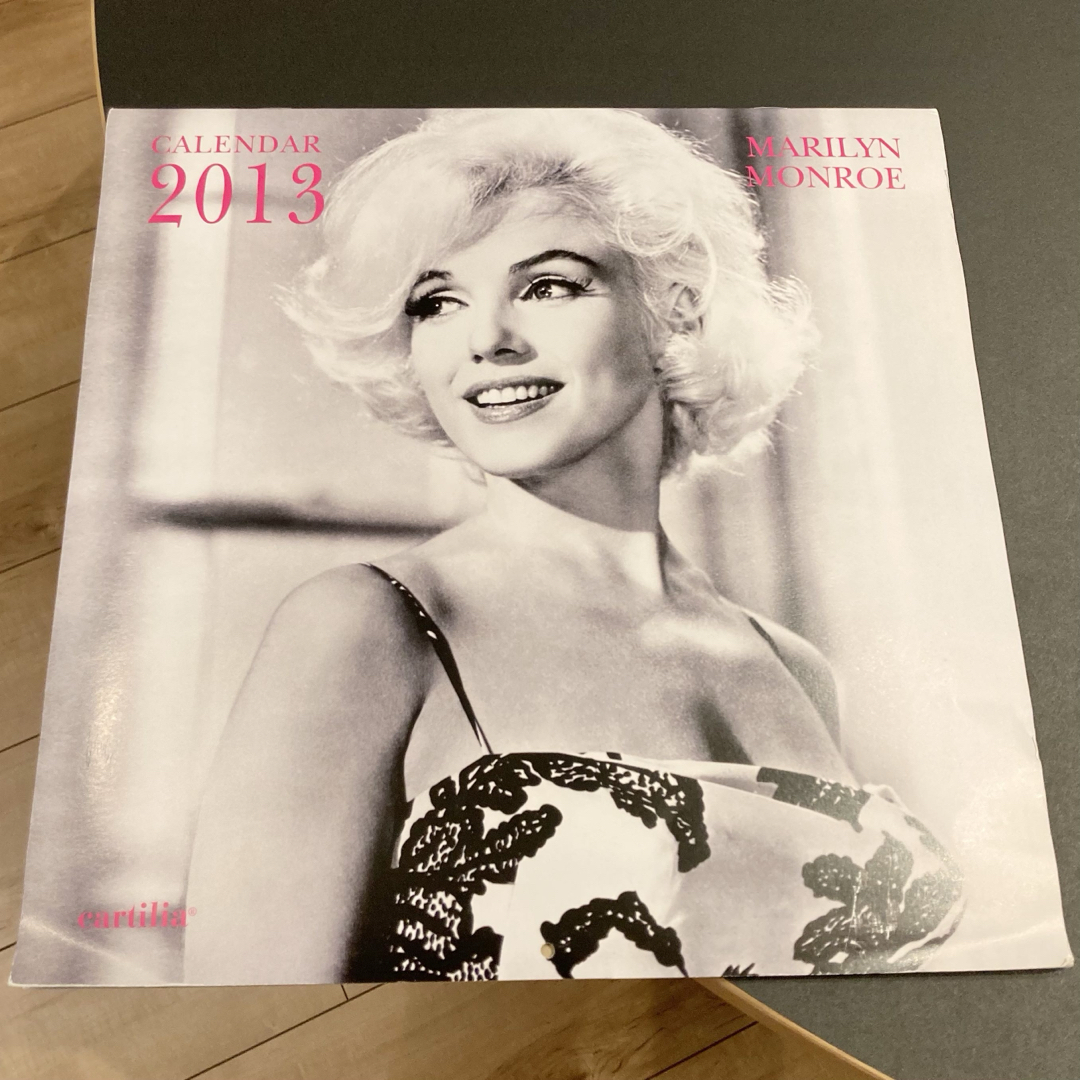 激レア・早い者勝ち》2013年版 マリリンモンローカレンダー 写真集の
