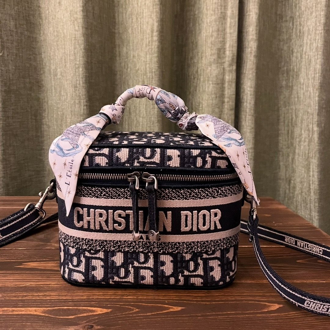 Christian Dior - dior バニティバッグの通販 by ナナ's shop