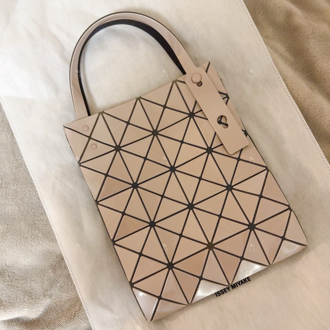 BaoBaoIsseyMiyake - BAO BAO CARAT 9月新作 WHITE BEIGE 大きいサイズ