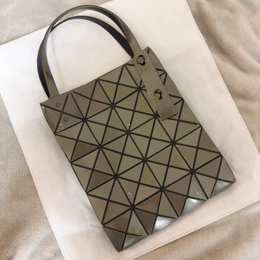 BaoBaoIsseyMiyake - BAO BAO CARAT 9月新作 GUNMETAL 大きいサイズの