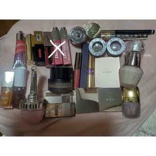 Yves Saint Laurent（コフレ/メイクアップセット）のフリマアイテム一覧