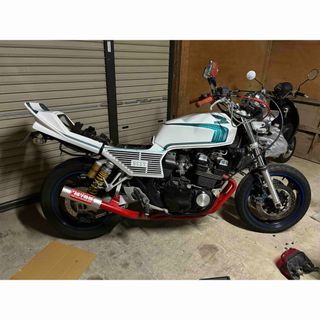 xjr400 外装のフリマアイテム一覧