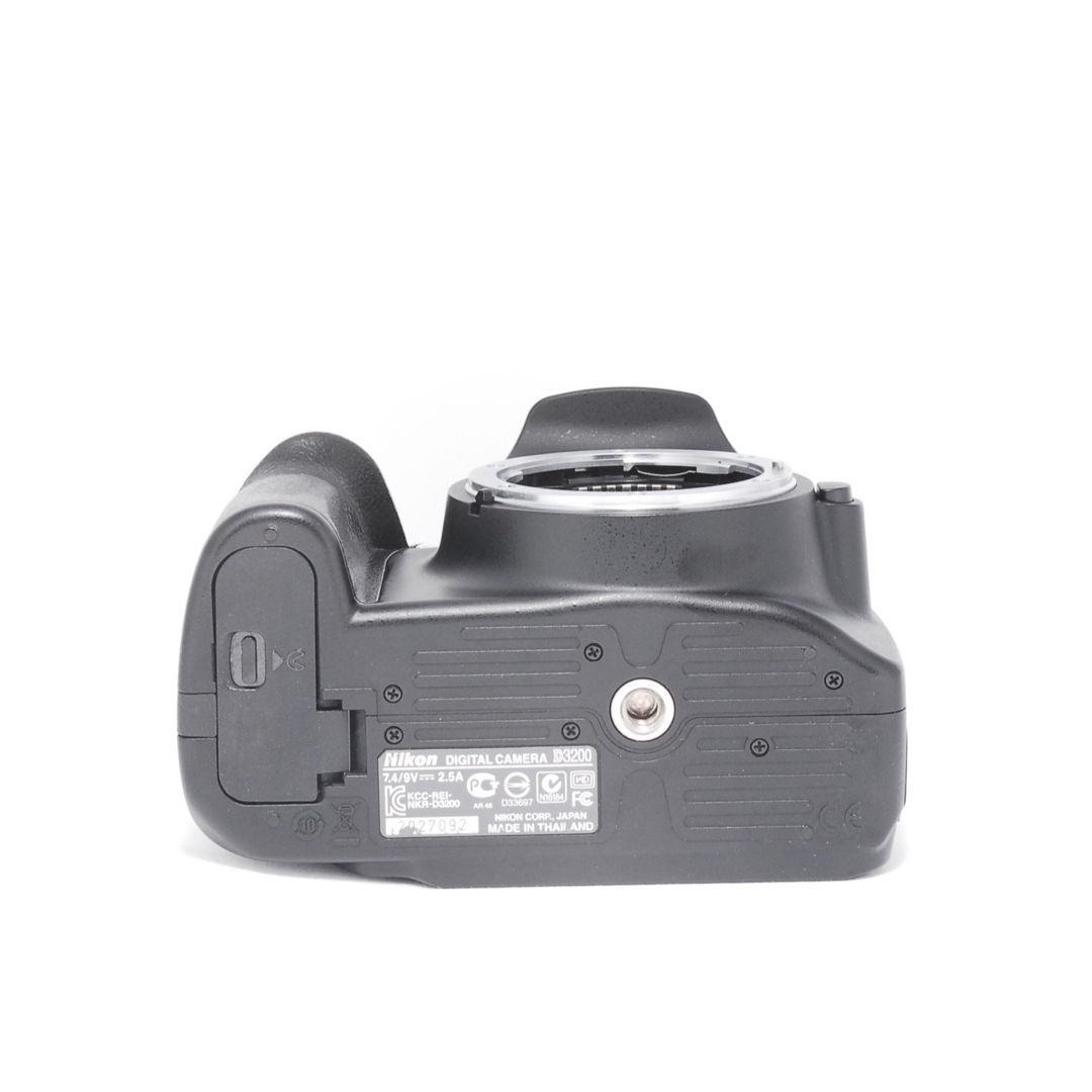 初心者おすすめ✨Nikon D3200 ダブルズームキット 手ぶれ補正