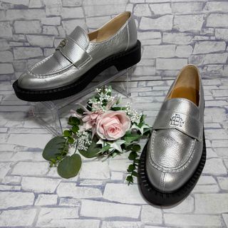 DIANA（厚底 ・ ローファー/革靴）のフリマアイテム一覧