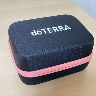 doTERRA - 新品✨ doTERRA ドテラ アロマオイルポーチ 10本収納 の通販