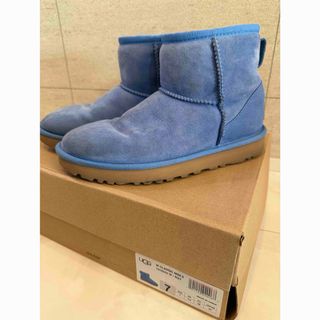 UGG（ブーツ ・ ブルー・ネイビー/青色系）のフリマアイテム一覧