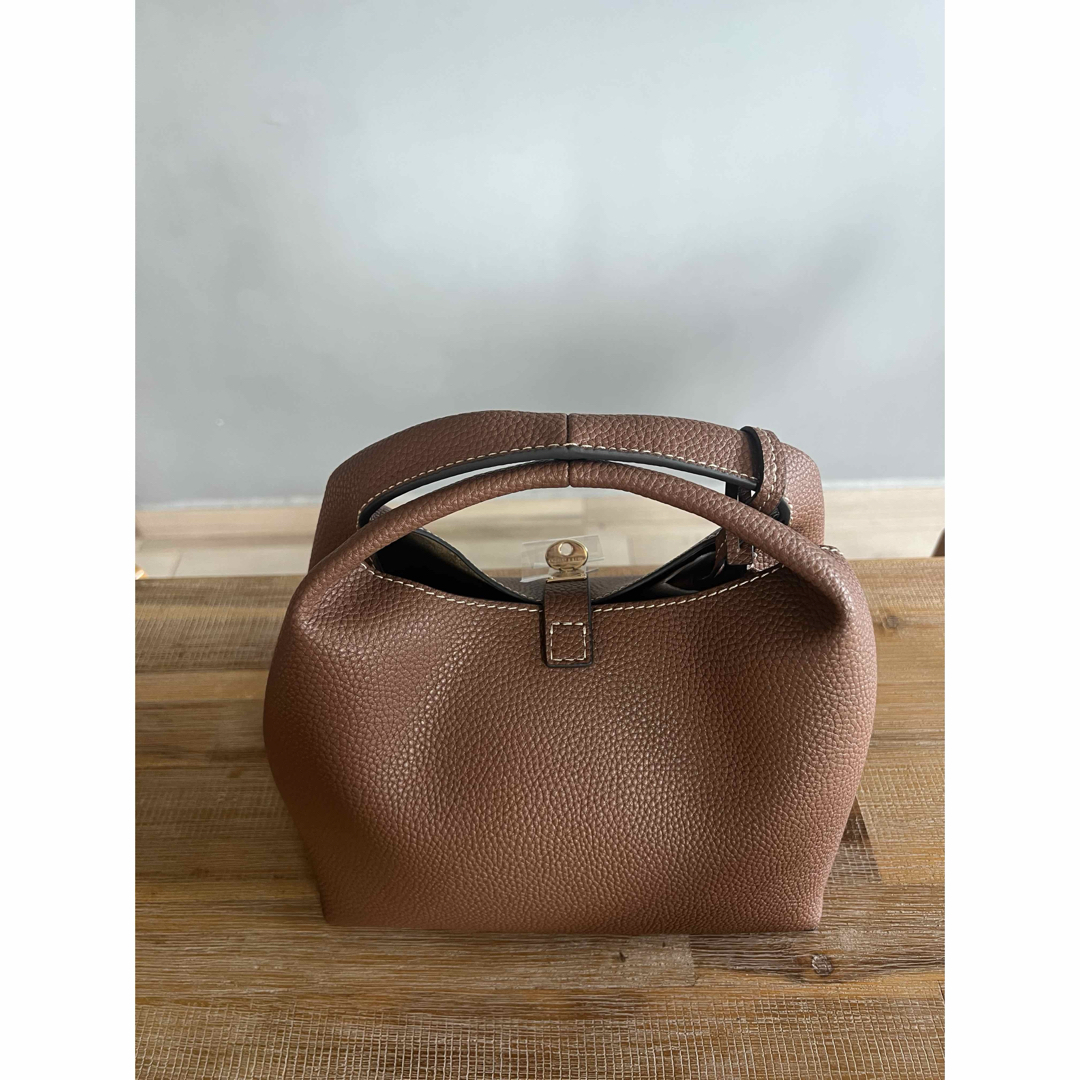 Charles and Keith - 〈新品〉 CHARLES & KEITH チャンス バケット