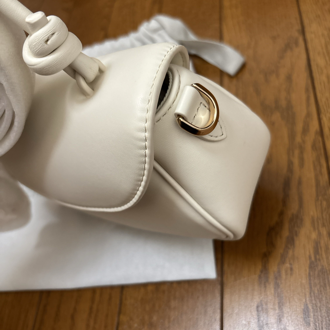 Charles and Keith - チャールズアンドキース サミー ノットハンドル