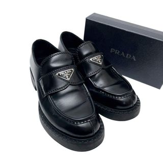 PRADA（ローファー/革靴 ・ ゴールド/金色系）のフリマアイテム一覧