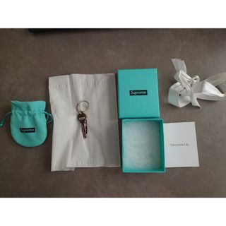 Supreme - skin tokyo キーホルダー コンドームキーホルダーの通販 by