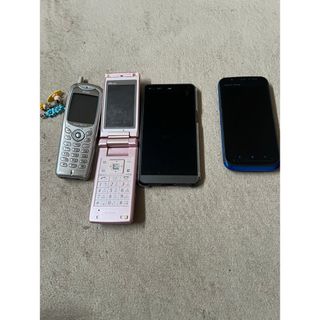 ガラケー スマホ まとめ 4台 セット ジャンク 携帯電話の通販 by たげ