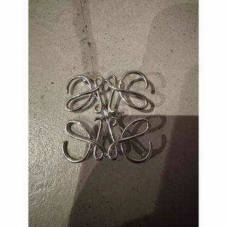 LOEWE（ブローチ/コサージュ）のフリマアイテム一覧