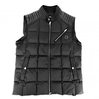 MONCLER（ダウンベスト）のフリマアイテム一覧