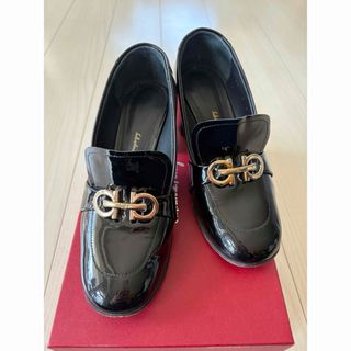 Salvatore Ferragamo - フェラガモ 黒 5 パンプス ローファー