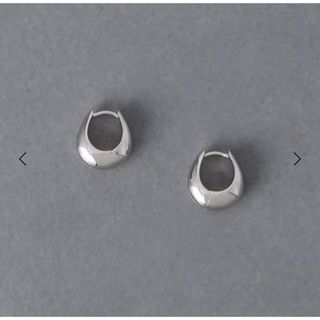 TOM WOOD - 【定価4.8万】TOM WOOD Ice Huggie Pave ピアス Mの通販 by