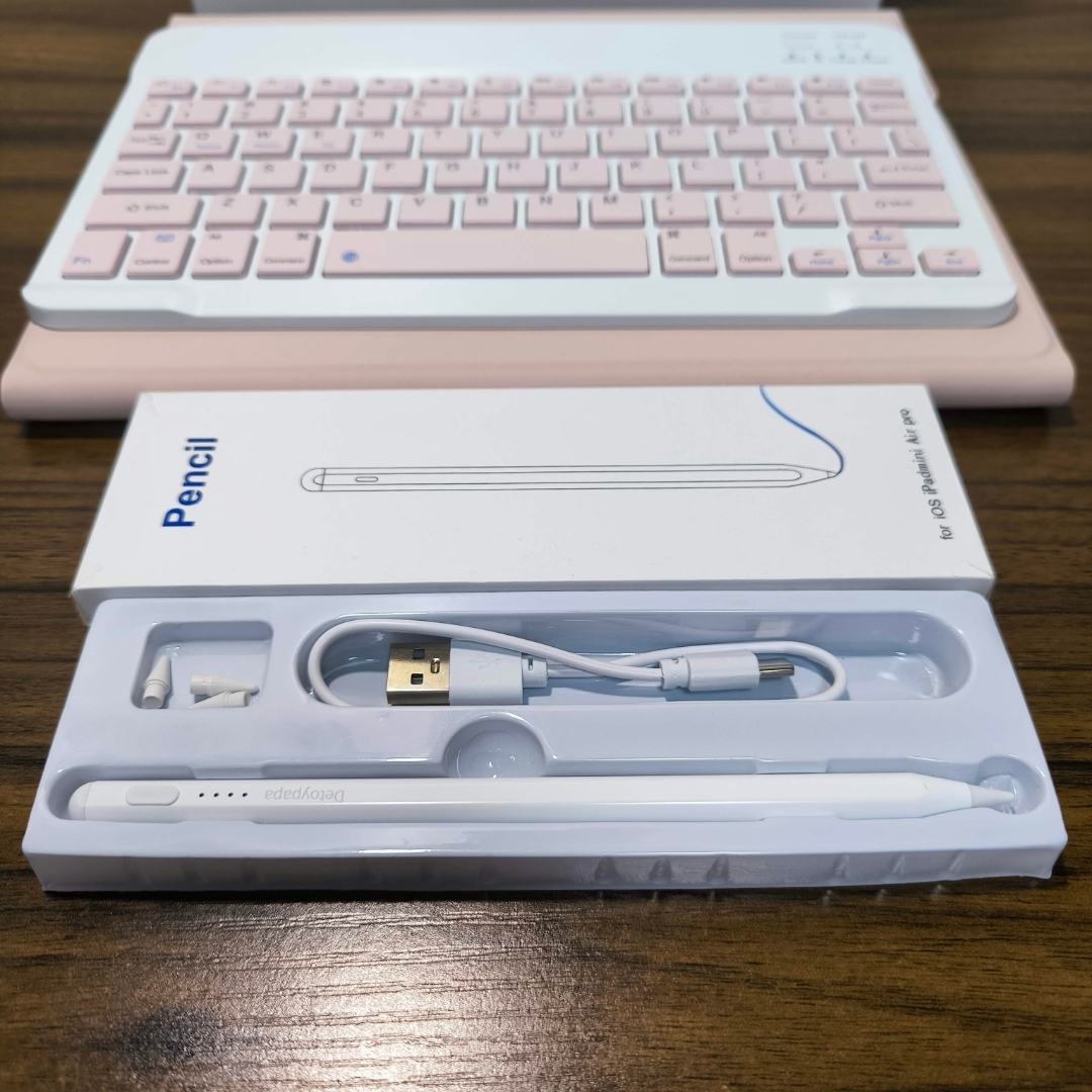 Apple - iPad 第8世代 Simフリー 32GB ケースとキーボード、タッチペン