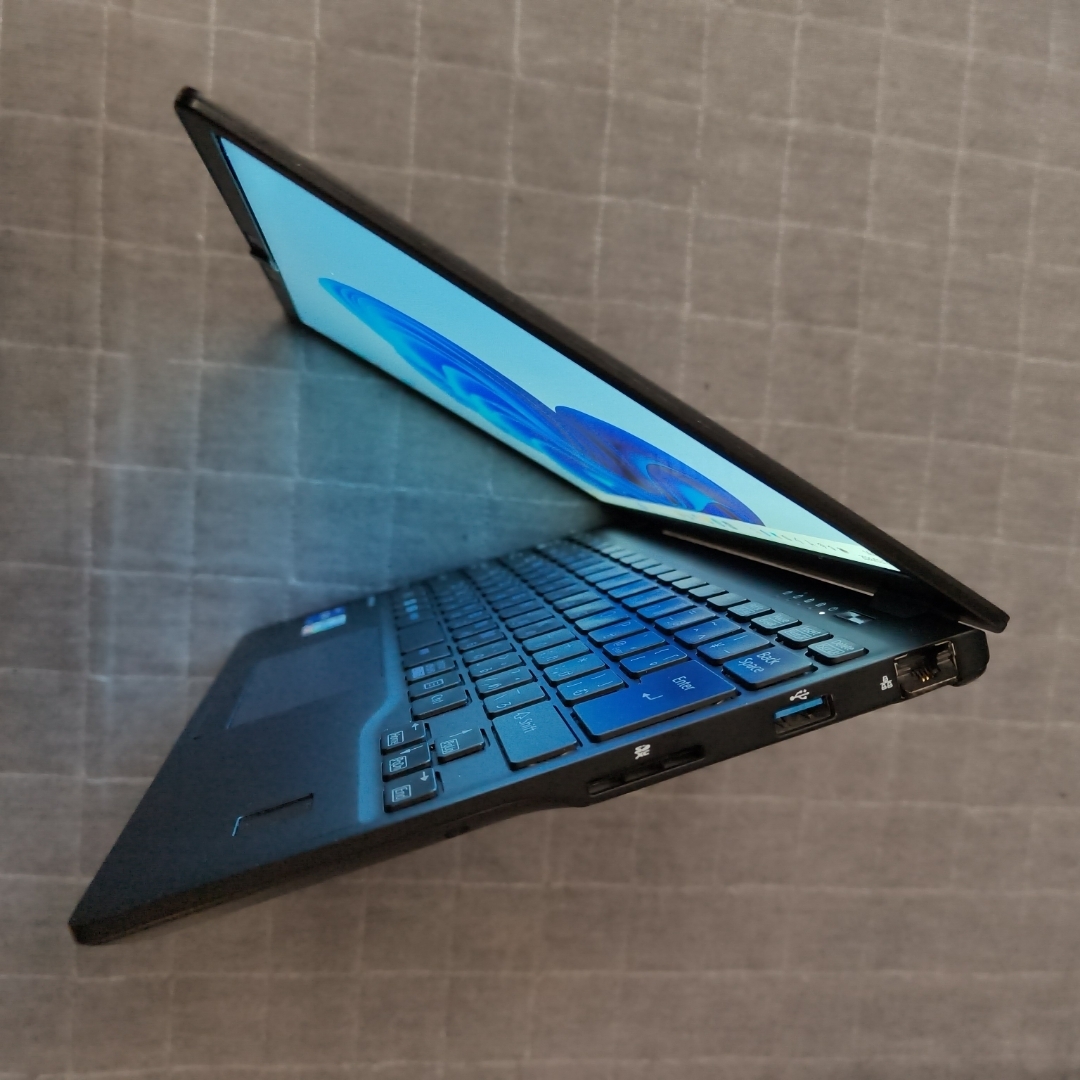 富士通 - 日本製 Fujitsu 美品 12世代 i5 8GB 512GB 超軽量 78の通販