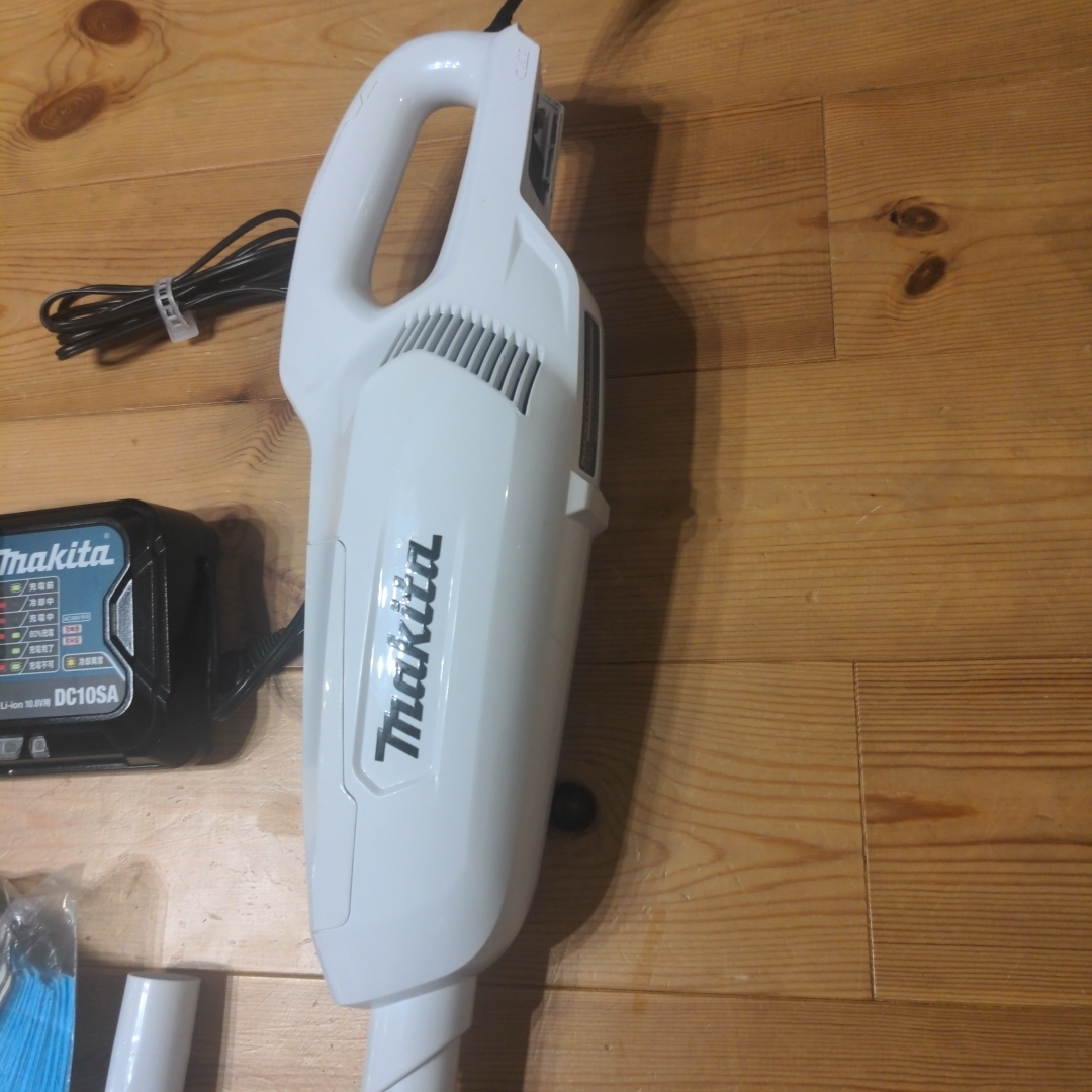 Makita - 中古 makita ハンディクリーナー CL107FDSHWの通販 by まりこ