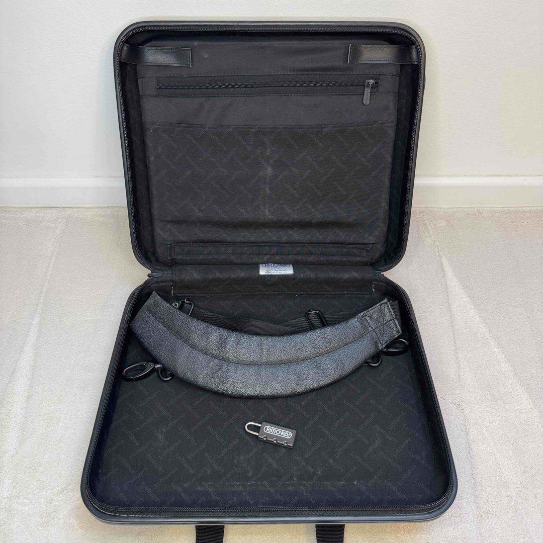 RIMOWA - RIMOWA Lufthansa ノートブックケース 16L シルバー 付属品有